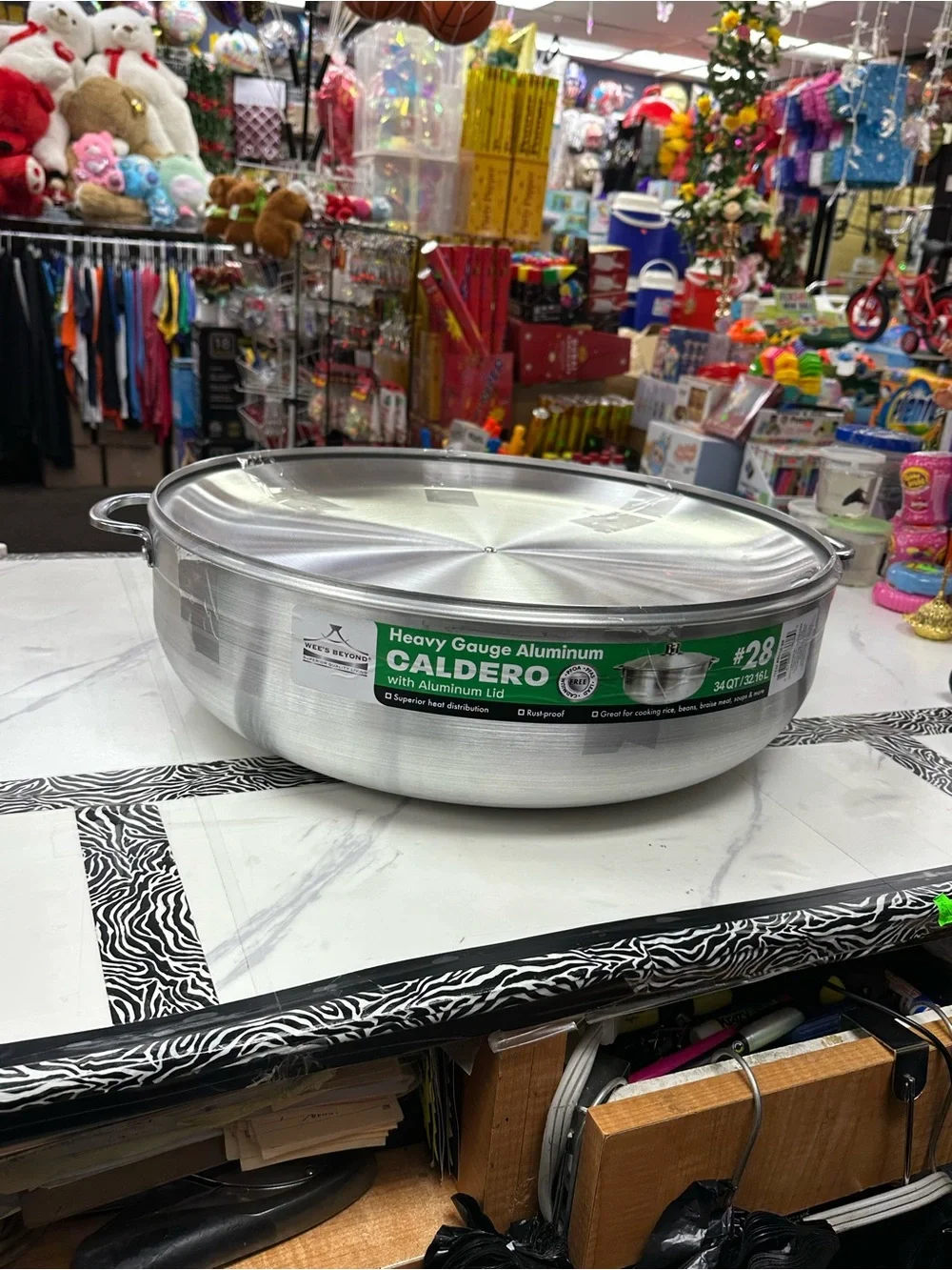 Caldero Heavy-Gauge Aluminum Cookware with Lid - Silver